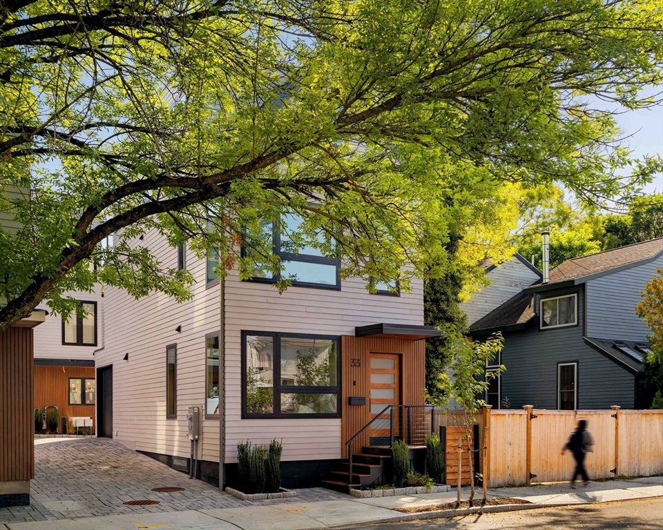 Cambridge, Massachusetts, 02141, United States, 5 Bedrooms Bedrooms, ,5 BathroomsBathrooms,Residential,Active,1942403