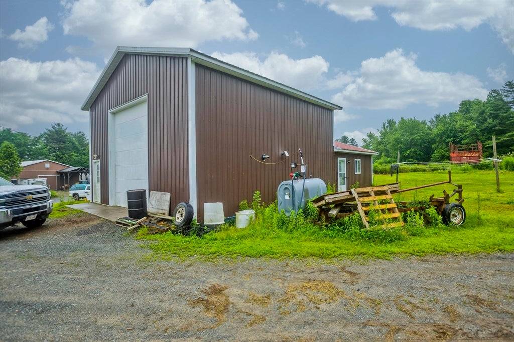 Westfield, Massachusetts, 01085, United States, ,4 BathroomsBathrooms,Residential,Active,1862838