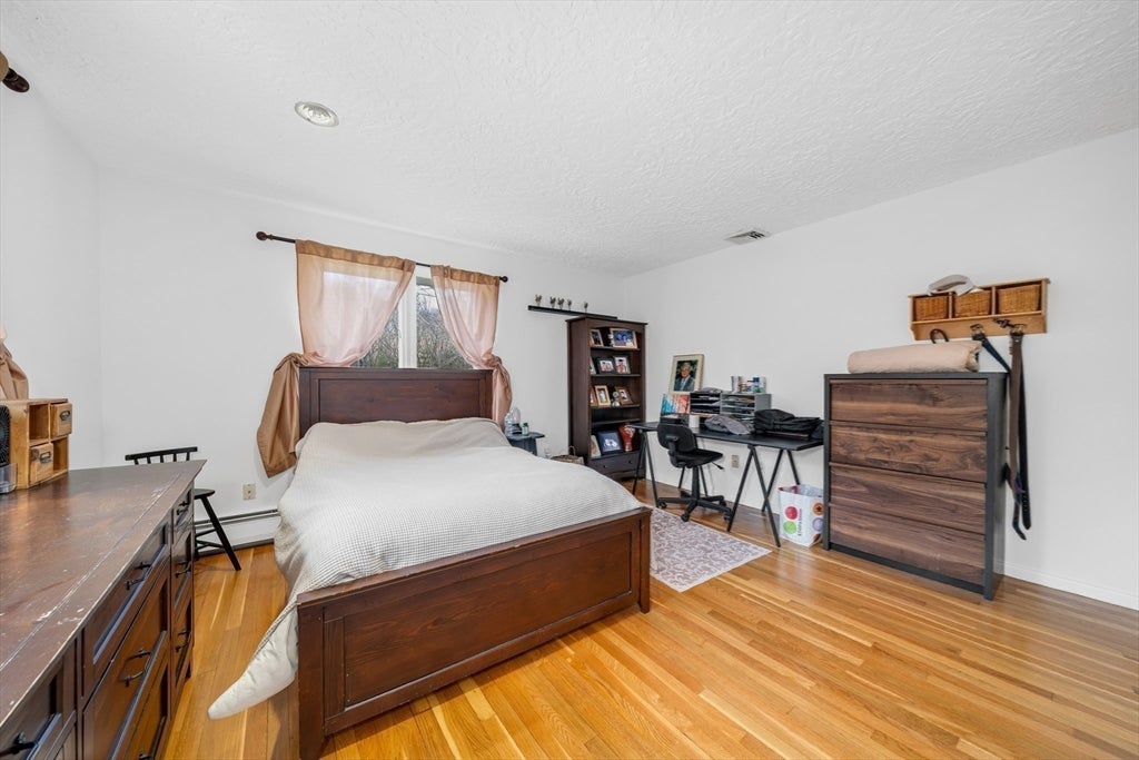Weston, Massachusetts, 02493, United States, 5 Bedrooms Bedrooms, ,3 BathroomsBathrooms,Residential,Active,2044181