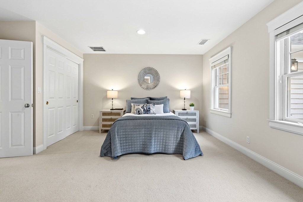 Concord, Massachusetts, 01742, United States, 6 Bedrooms Bedrooms, ,7 BathroomsBathrooms,Residential,Active,2044996
