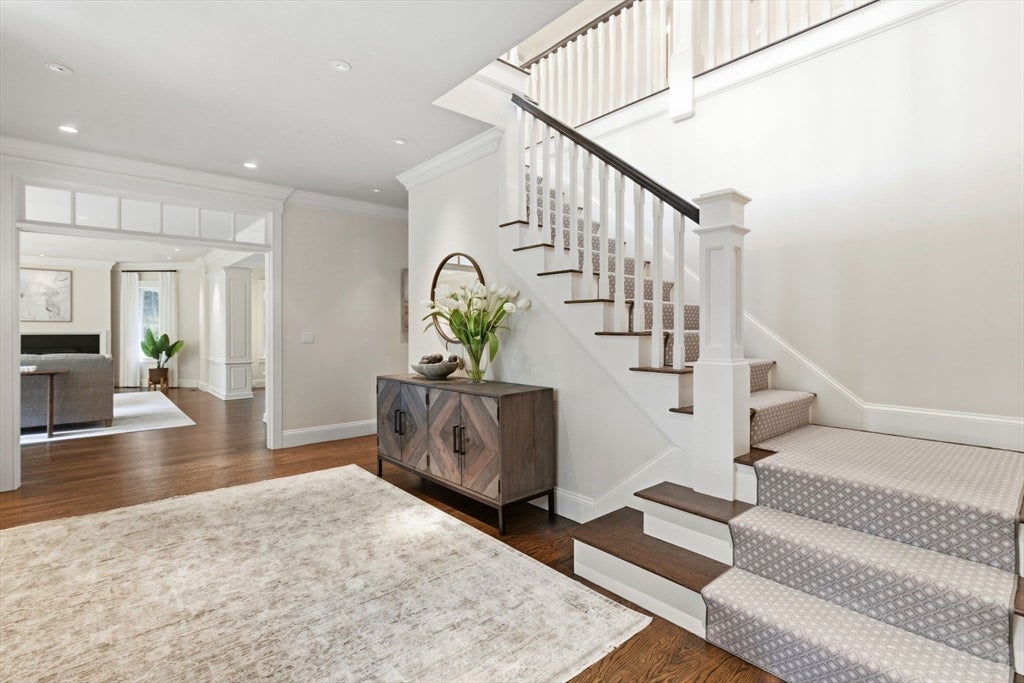 Concord, Massachusetts, 01742, United States, 6 Bedrooms Bedrooms, ,7 BathroomsBathrooms,Residential,Active,2044996