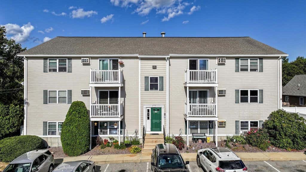 1475 BRALEY RD APT 22, NEW BEDFORD, MA 02745, photo 1 of 19