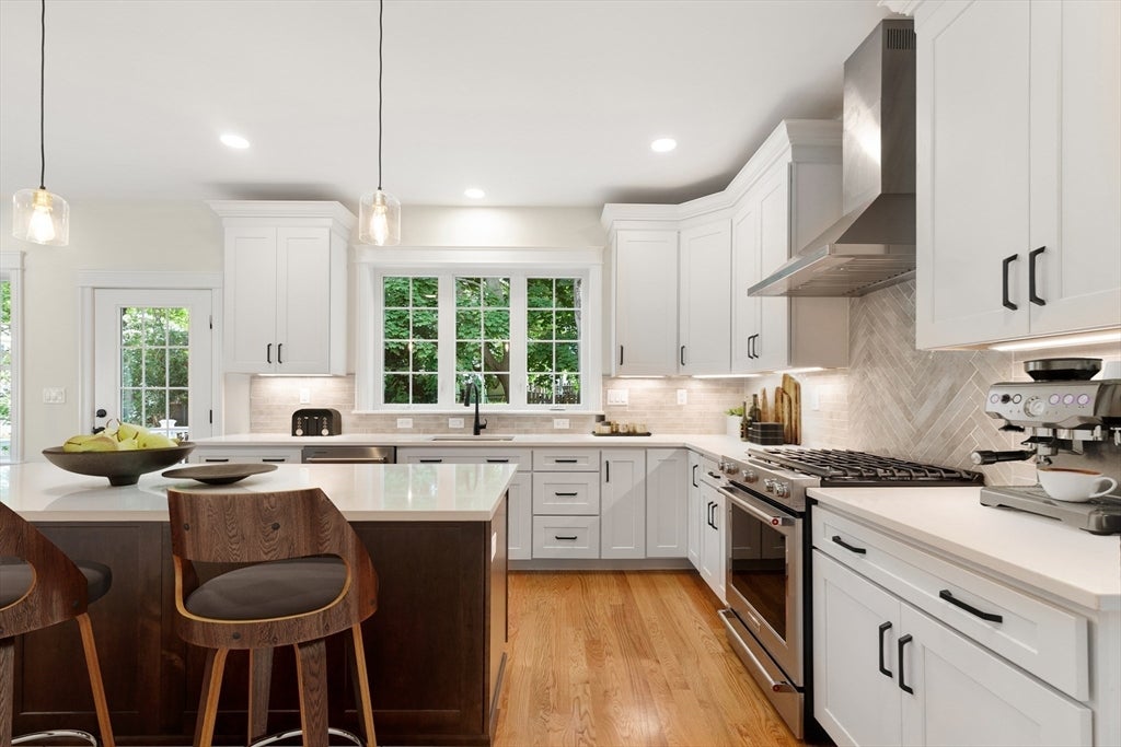 Medford, Massachusetts, 02155, United States, 5 Bedrooms Bedrooms, ,4 BathroomsBathrooms,Residential,Active,1992266