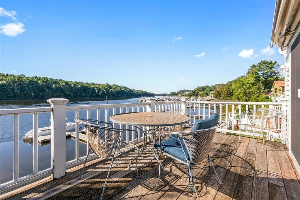Amesbury, Massachusetts, 01913, United States, 3 Bedrooms Bedrooms, ,3 BathroomsBathrooms,Residential,Active,1929678
