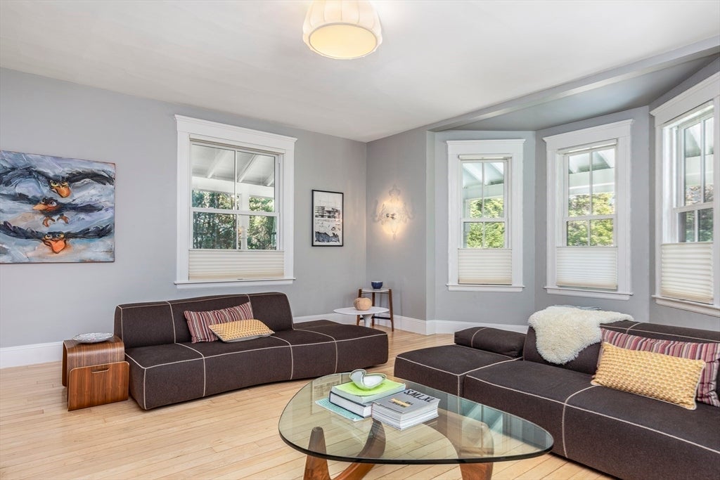 Marblehead, Massachusetts, 01945, United States, 5 Bedrooms Bedrooms, ,4 BathroomsBathrooms,Residential,Active,1993678