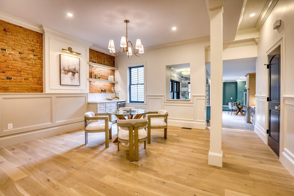 Boston, Massachusetts, 02129, United States, 4 Bedrooms Bedrooms, ,4 BathroomsBathrooms,Residential,Active,2043810