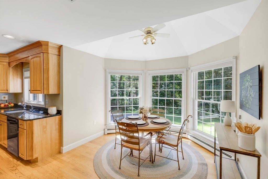 Ipswich, Massachusetts, 01938, United States, 4 Bedrooms Bedrooms, ,3 BathroomsBathrooms,Residential,Active,1922346