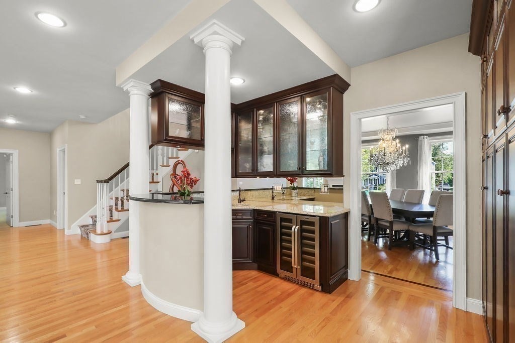 North Attleboro, Massachusetts, 02760, United States, 5 Bedrooms Bedrooms, ,6 BathroomsBathrooms,Residential,Active,1934825