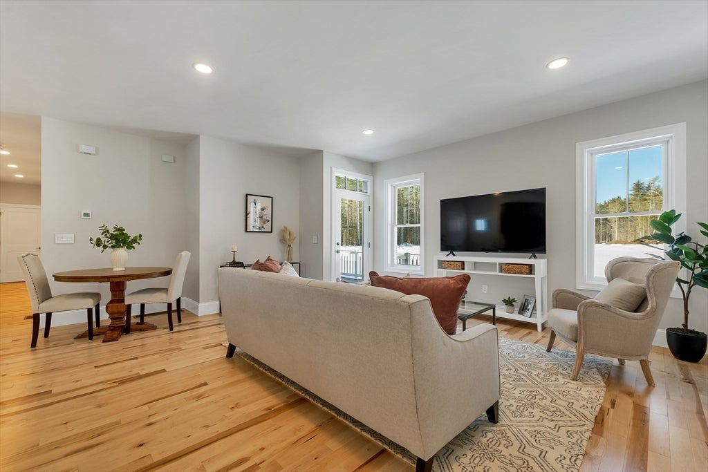 Amherst, New Hampshire, 03031, United States, 6 Bedrooms Bedrooms, ,5 BathroomsBathrooms,Residential,Active,2045750