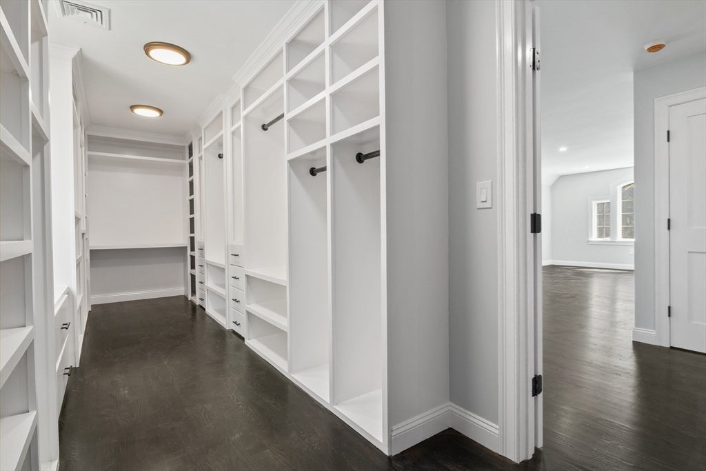 Dedham, Massachusetts, 02026, United States, 5 Bedrooms Bedrooms, ,7 BathroomsBathrooms,Residential,Active,1922675