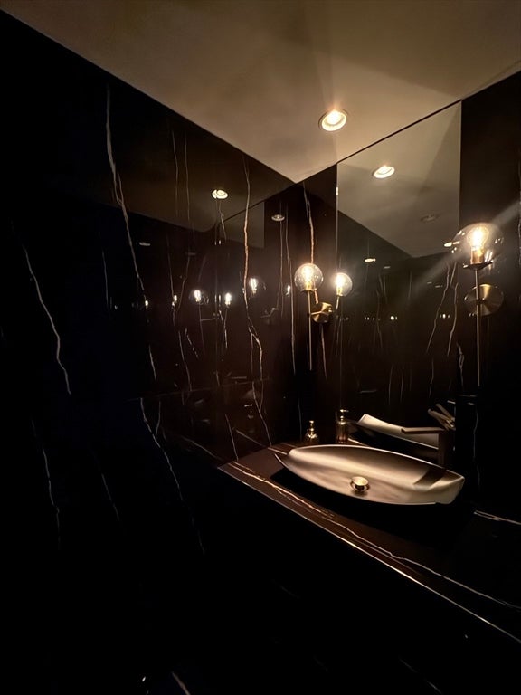 Easton, Massachusetts, 02375, United States, 4 Bedrooms Bedrooms, ,5 BathroomsBathrooms,Residential,Active,1973645