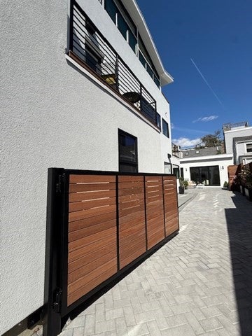 Cambridge, Massachusetts, 02141, United States, 4 Bedrooms Bedrooms, ,5 BathroomsBathrooms,Residential,Active,1945450