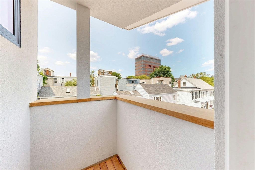 Cambridge, Massachusetts, 02141, United States, 4 Bedrooms Bedrooms, ,5 BathroomsBathrooms,Residential,Active,1945450