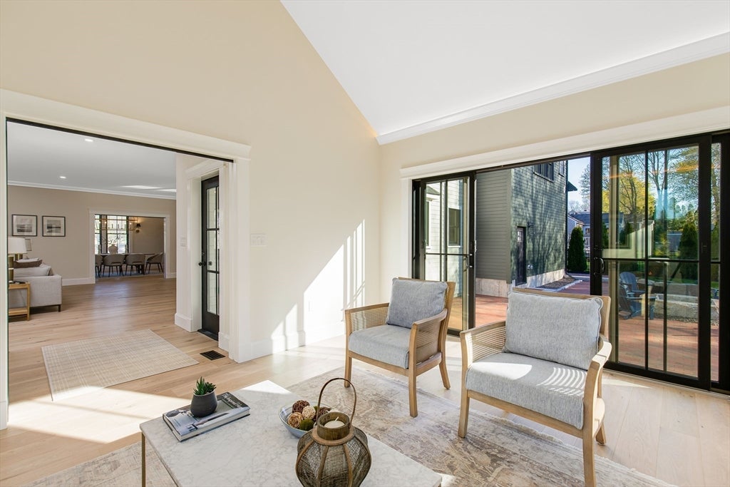 Newburyport, Massachusetts, 01950, United States, 4 Bedrooms Bedrooms, ,6 BathroomsBathrooms,Residential,Active,2043835