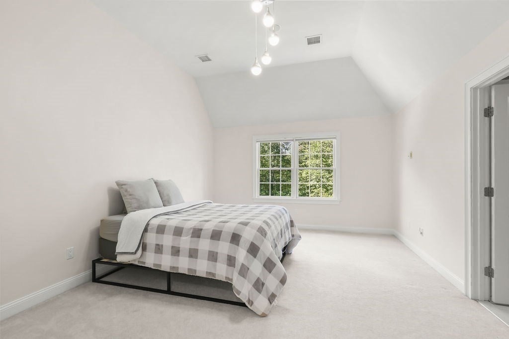 North Attleboro, Massachusetts, 02760, United States, 5 Bedrooms Bedrooms, ,6 BathroomsBathrooms,Residential,Active,1934825