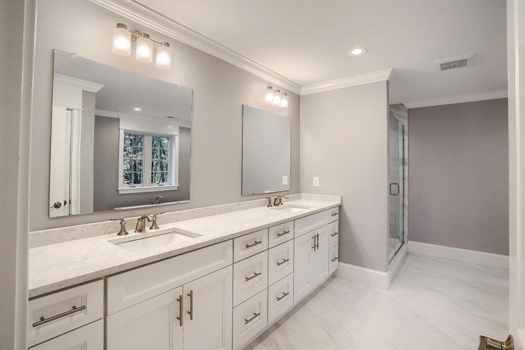 Hopkinton, Massachusetts, 01748, United States, 4 Bedrooms Bedrooms, ,6 BathroomsBathrooms,Residential,Active,2012457