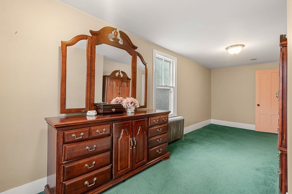Newburyport, Massachusetts, 01950, United States, 3 Bedrooms Bedrooms, ,2 BathroomsBathrooms,Residential,Active,1922344