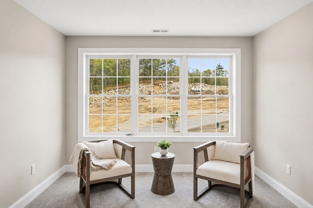 Derry, New Hampshire, 03038, United States, 4 Bedrooms Bedrooms, ,3 BathroomsBathrooms,Residential,Active,1993933