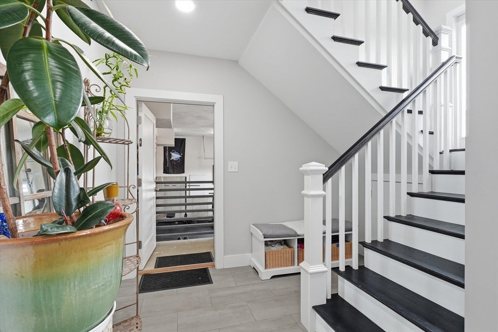 Lynn, Massachusetts, 01904, United States, 5 Bedrooms Bedrooms, ,3 BathroomsBathrooms,Residential,Active,2043805