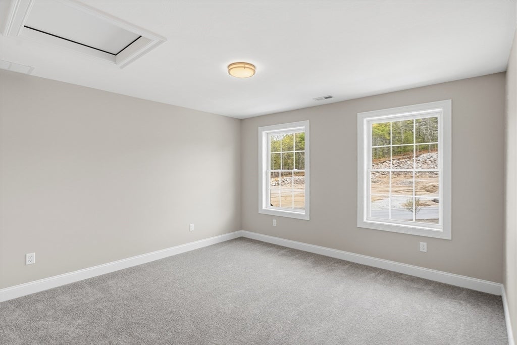 Derry, New Hampshire, 03038, United States, 4 Bedrooms Bedrooms, ,3 BathroomsBathrooms,Residential,Active,1993933