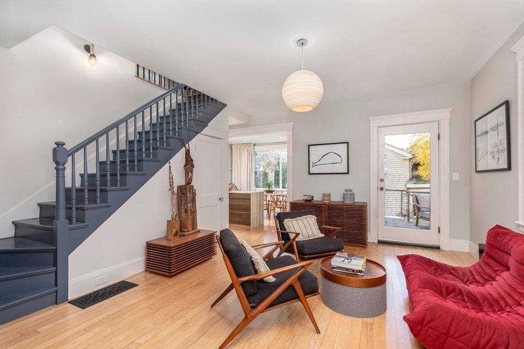 Marblehead, Massachusetts, 01945, United States, 5 Bedrooms Bedrooms, ,4 BathroomsBathrooms,Residential,Active,1993678