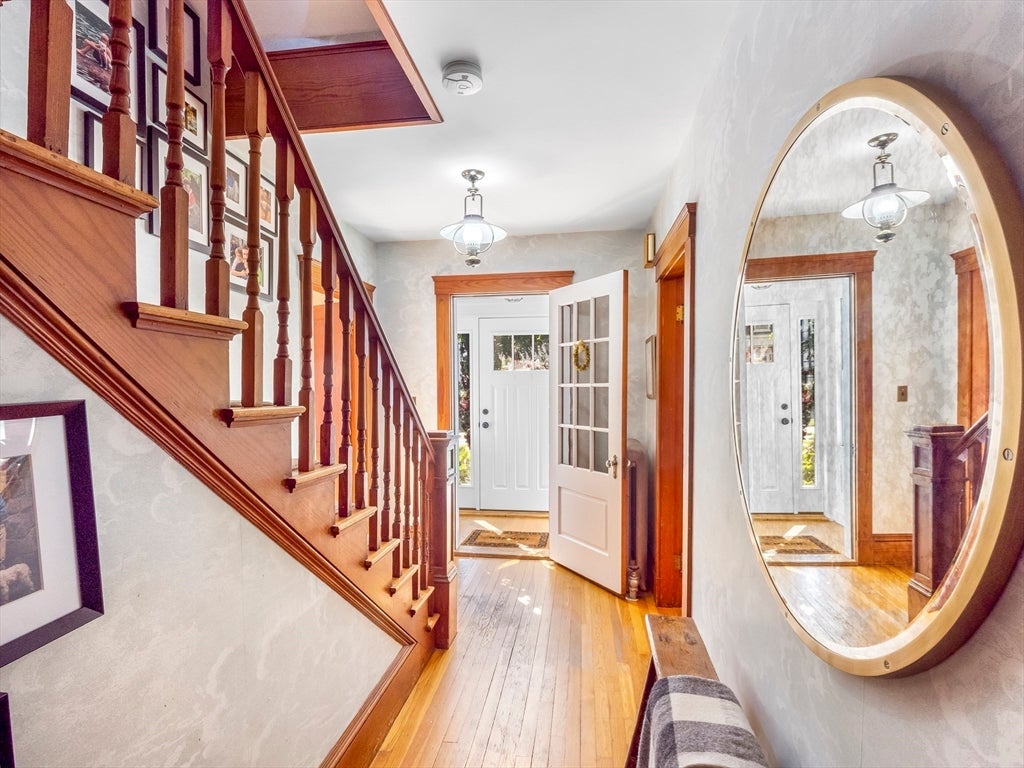 Newburyport, Massachusetts, 01950, United States, 5 Bedrooms Bedrooms, ,2 BathroomsBathrooms,Residential,Active,1986902