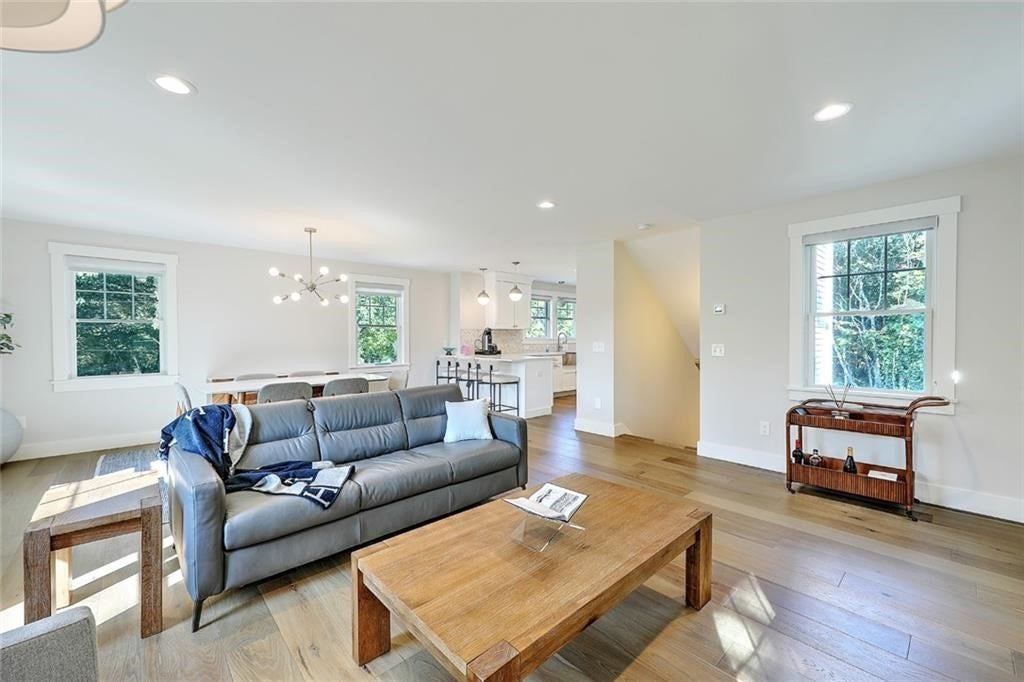 South Kingstown, Rhode Island, 02879, United States, 2 Bedrooms Bedrooms, ,3 BathroomsBathrooms,Residential,Active,2045783