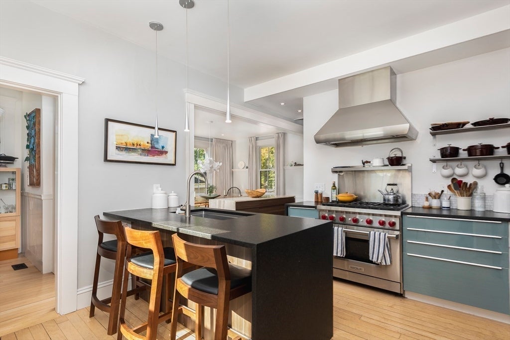 Marblehead, Massachusetts, 01945, United States, 5 Bedrooms Bedrooms, ,4 BathroomsBathrooms,Residential,Active,1993678