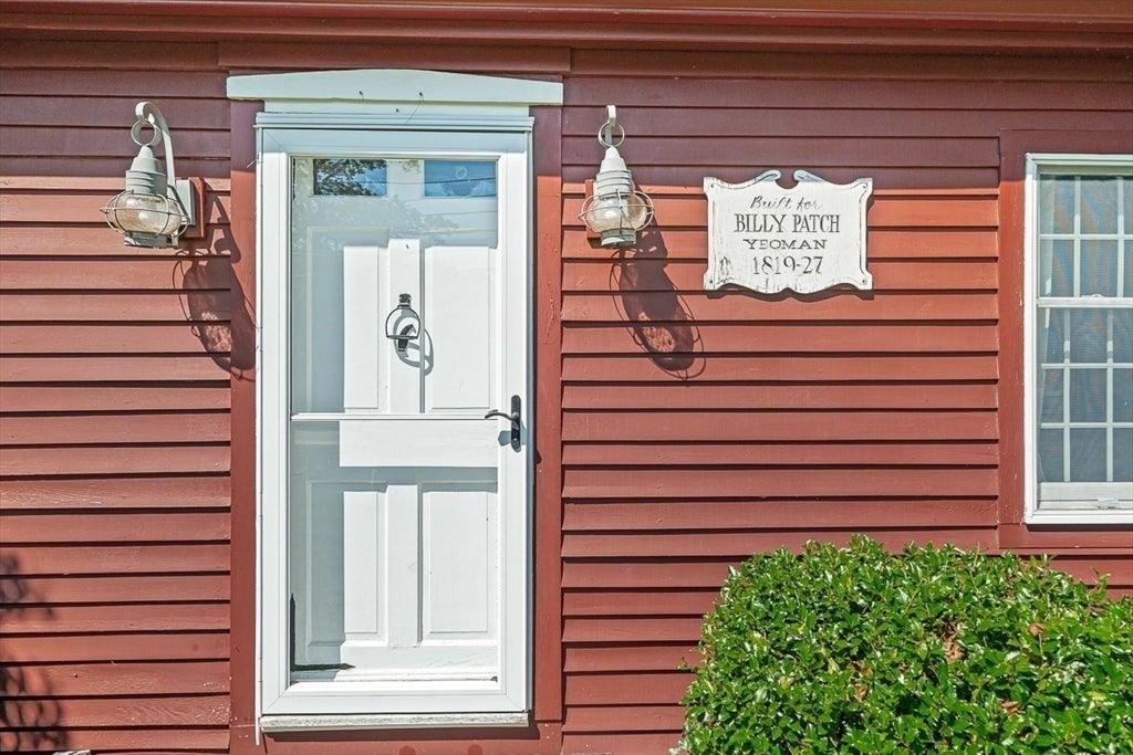 Beverly, Massachusetts, 01915, United States, 3 Bedrooms Bedrooms, ,2 BathroomsBathrooms,Residential,Active,1936404