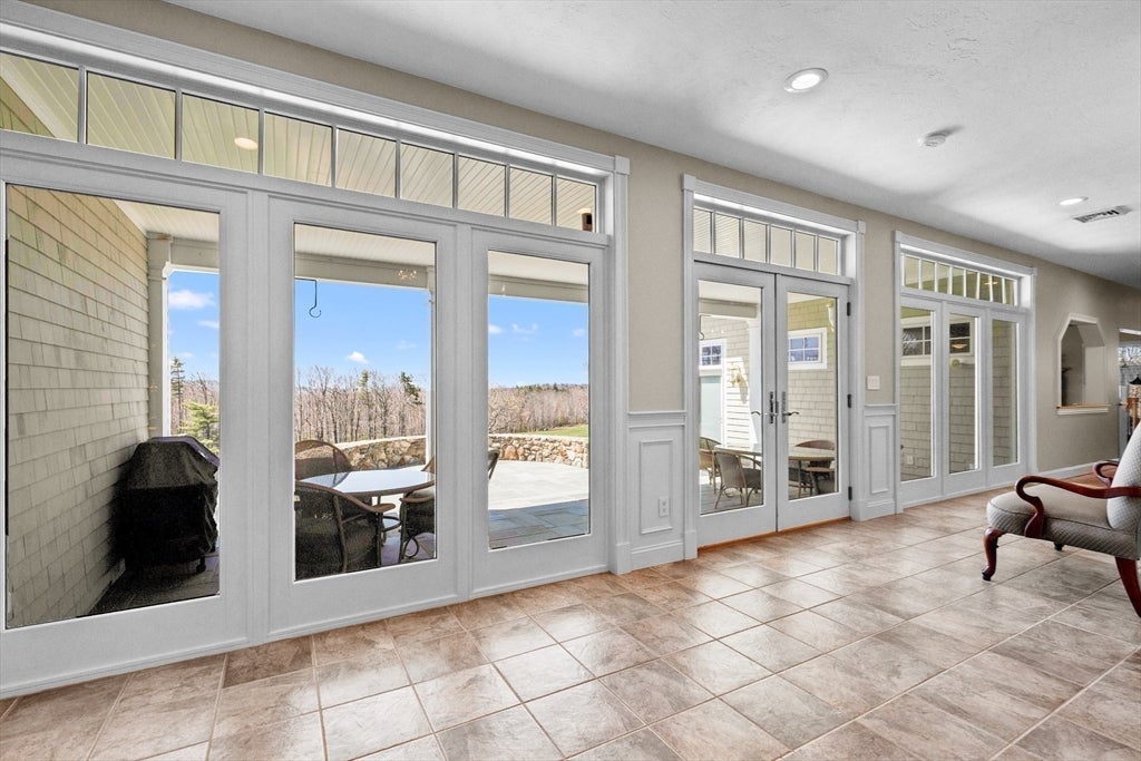 Pittsfield, New Hampshire, 03263, United States, 4 Bedrooms Bedrooms, ,5 BathroomsBathrooms,Residential,Active,1860238