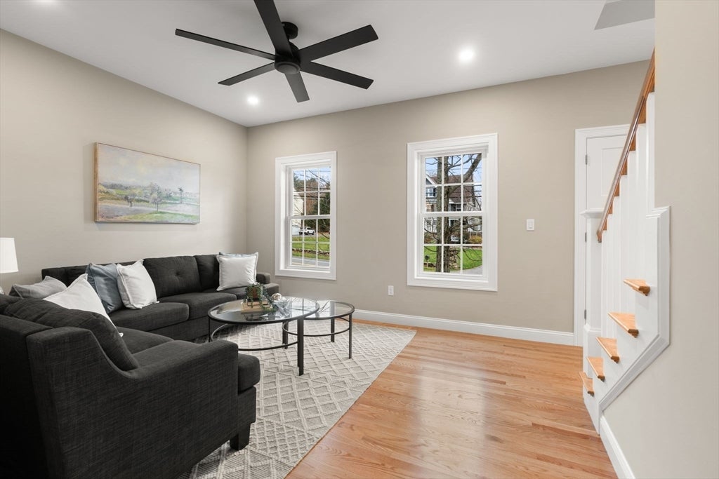 Andover, Massachusetts, 01810, United States, 4 Bedrooms Bedrooms, ,3 BathroomsBathrooms,Residential,Active,1990653