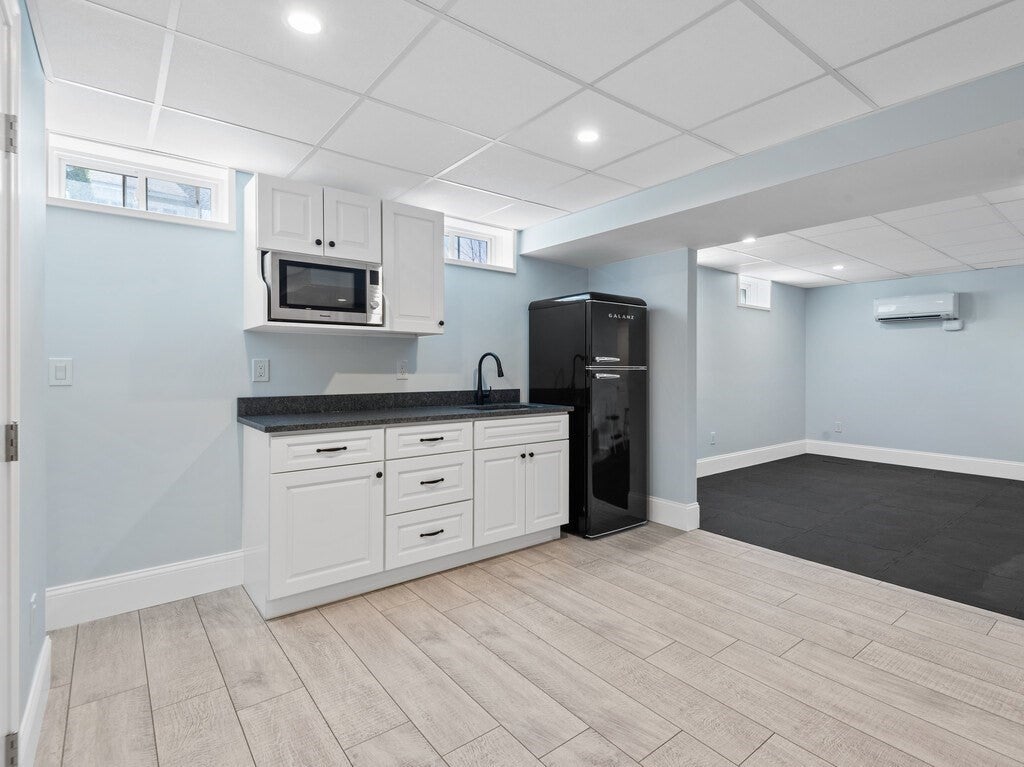 Shrewsbury, Massachusetts, 01545, United States, 4 Bedrooms Bedrooms, ,5 BathroomsBathrooms,Residential,Active,1810422