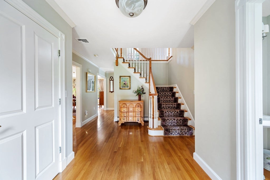 Norwell, Massachusetts, 02061, United States, 4 Bedrooms Bedrooms, ,4 BathroomsBathrooms,Residential,Active,1986892