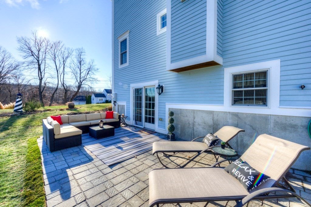 Shrewsbury, Massachusetts, 01545, United States, 5 Bedrooms Bedrooms, ,5 BathroomsBathrooms,Residential,Active,1964258