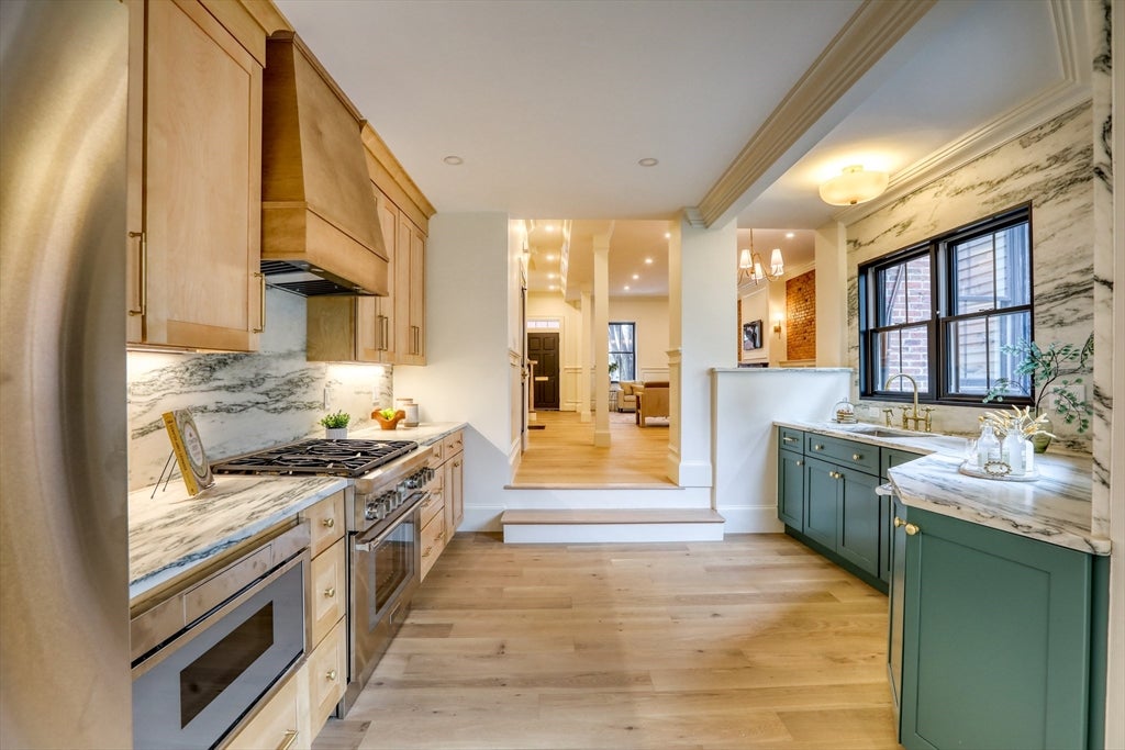 Boston, Massachusetts, 02129, United States, 4 Bedrooms Bedrooms, ,4 BathroomsBathrooms,Residential,Active,2043810