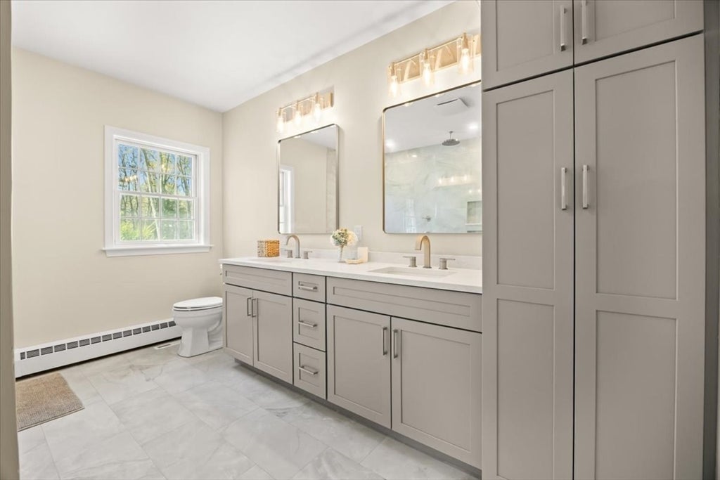 Bourne, Massachusetts, 02532, United States, 4 Bedrooms Bedrooms, ,4 BathroomsBathrooms,Residential,Active,2052070