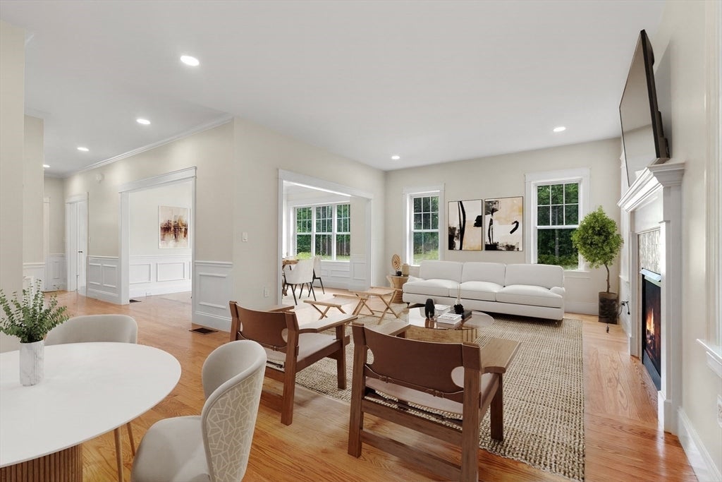 Medford, Massachusetts, 02155, United States, 5 Bedrooms Bedrooms, ,4 BathroomsBathrooms,Residential,Active,1992266