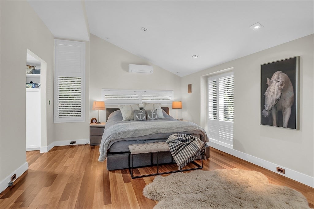 Lynnfield, Massachusetts, 01940, United States, 4 Bedrooms Bedrooms, ,3 BathroomsBathrooms,Residential,Active,1885013