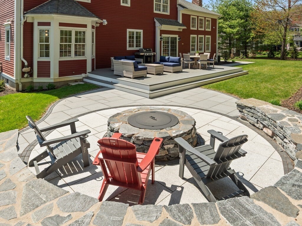 Shrewsbury, Massachusetts, 01545, United States, 5 Bedrooms Bedrooms, ,5 BathroomsBathrooms,Residential,Active,1995271