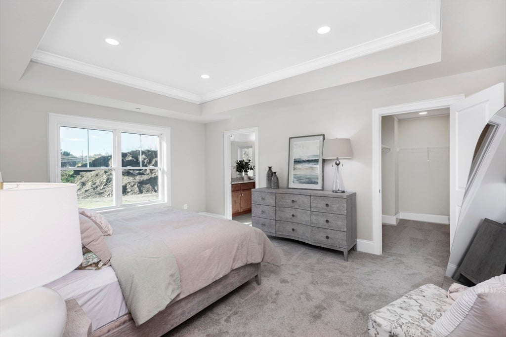 Hudson, New Hampshire, 03051, United States, 5 Bedrooms Bedrooms, ,4 BathroomsBathrooms,Residential,Active,2008017