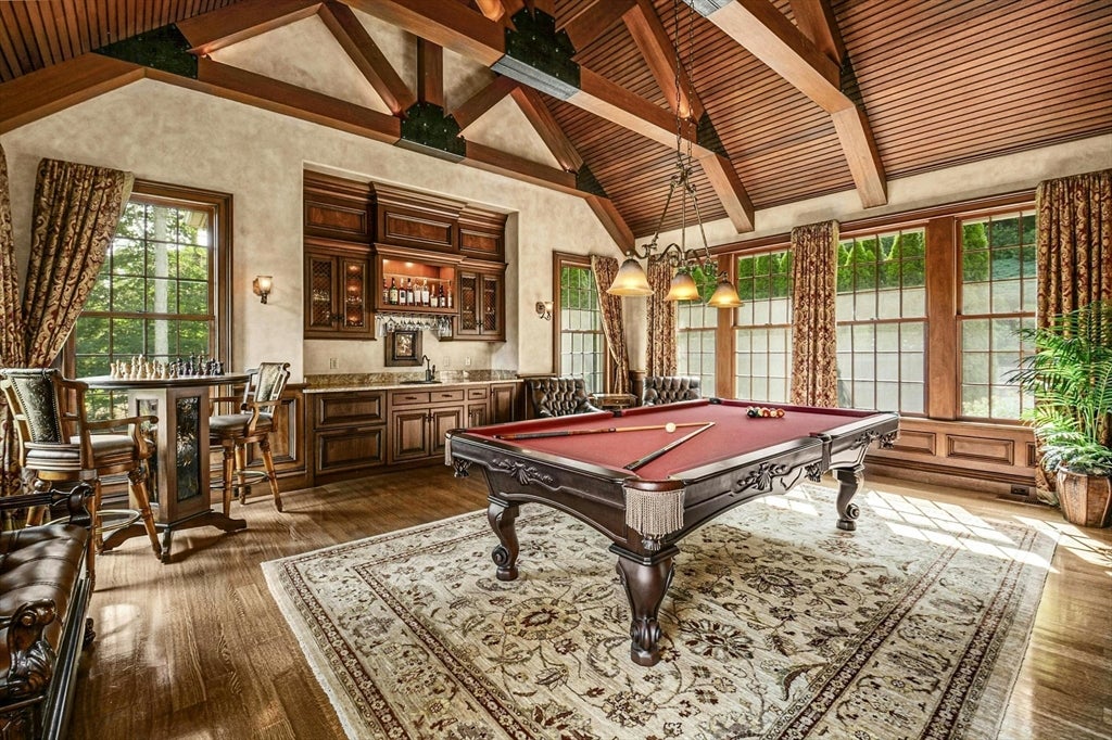 Hopkinton, Massachusetts, 01748, United States, 5 Bedrooms Bedrooms, ,8 BathroomsBathrooms,Residential,Active,1953005