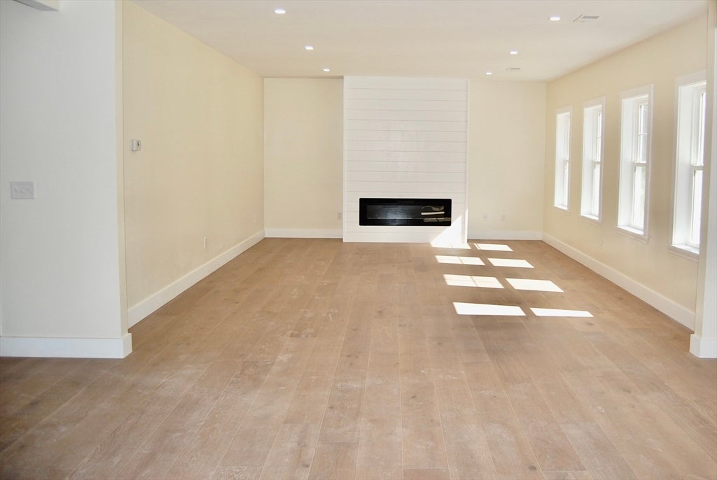 Plymouth, Massachusetts, 02360, United States, 4 Bedrooms Bedrooms, ,3 BathroomsBathrooms,Residential,Active,1993944