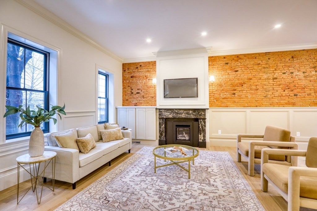 Boston, Massachusetts, 02129, United States, 4 Bedrooms Bedrooms, ,4 BathroomsBathrooms,Residential,Active,2043810