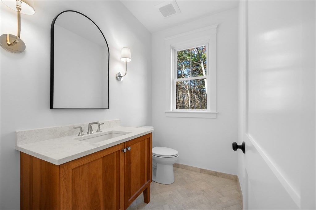 Hopkinton, Massachusetts, 01748, United States, 5 Bedrooms Bedrooms, ,6 BathroomsBathrooms,Residential,Active,1990661