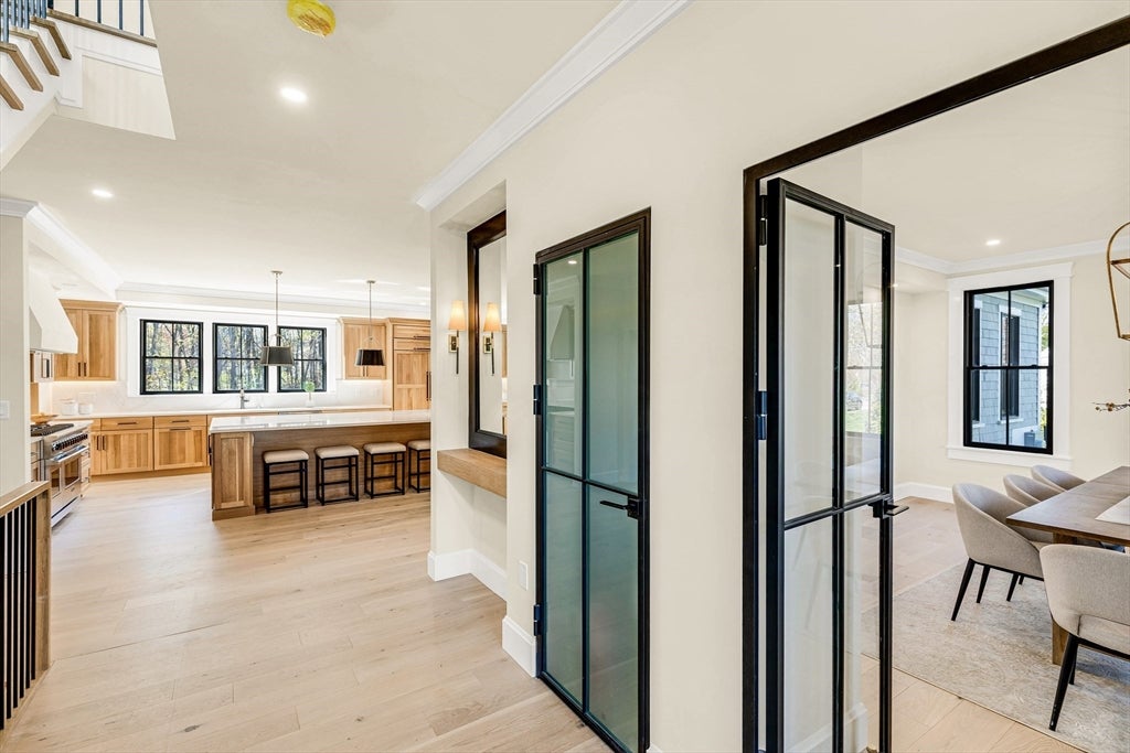 Newburyport, Massachusetts, 01950, United States, 4 Bedrooms Bedrooms, ,6 BathroomsBathrooms,Residential,Active,2043835