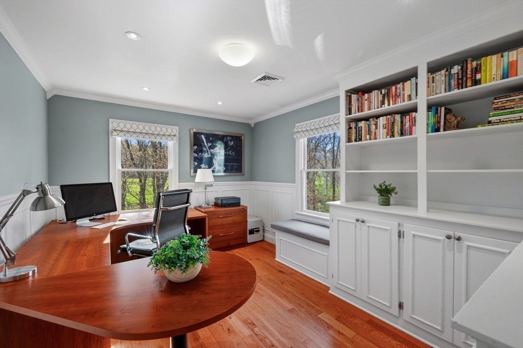 West Newbury, Massachusetts, 01985, United States, 4 Bedrooms Bedrooms, ,4 BathroomsBathrooms,Residential,Active,2044161