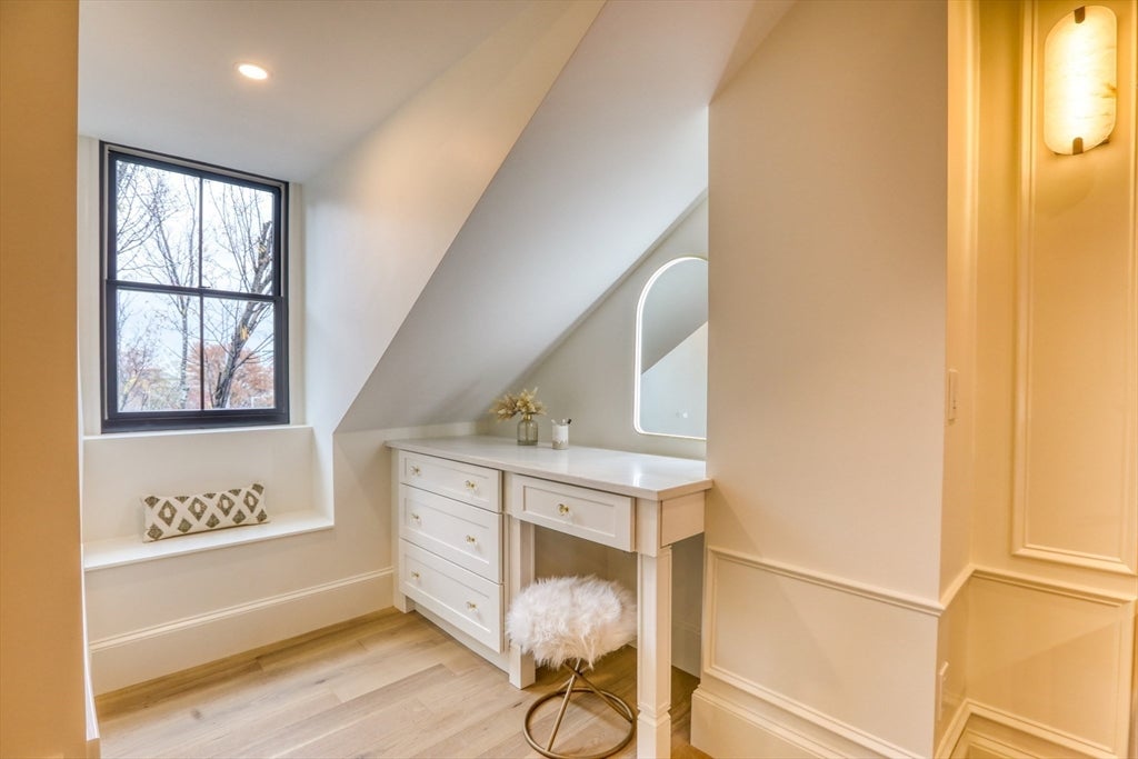 Boston, Massachusetts, 02129, United States, 4 Bedrooms Bedrooms, ,4 BathroomsBathrooms,Residential,Active,2043810