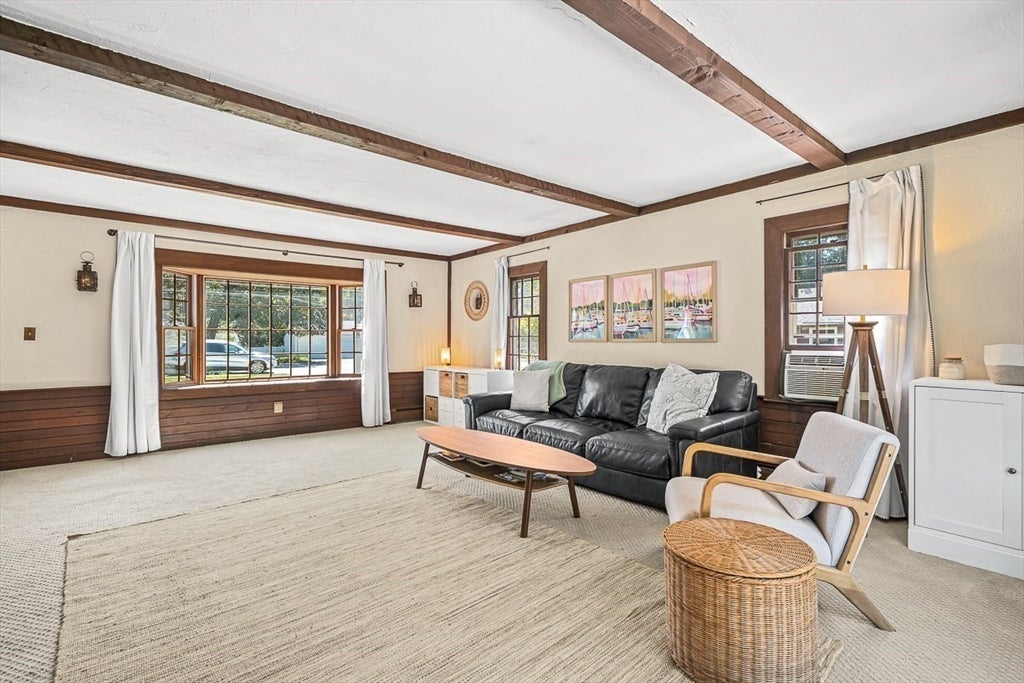 Beverly, Massachusetts, 01915, United States, 3 Bedrooms Bedrooms, ,2 BathroomsBathrooms,Residential,Active,1936404