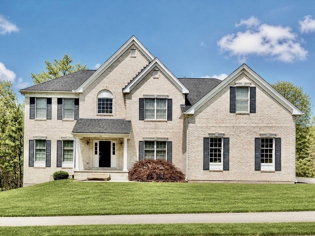 Bellingham, Massachusetts, 02019, United States, 4 Bedrooms Bedrooms, ,4 BathroomsBathrooms,Residential,Active,2045545
