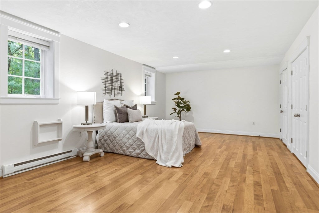 Concord, Massachusetts, 01742, United States, 6 Bedrooms Bedrooms, ,7 BathroomsBathrooms,Residential,Active,2044996